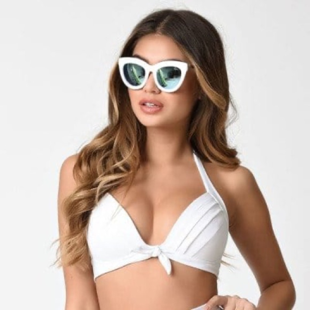 Unique Vintage White Monroe Bikini Top - XL